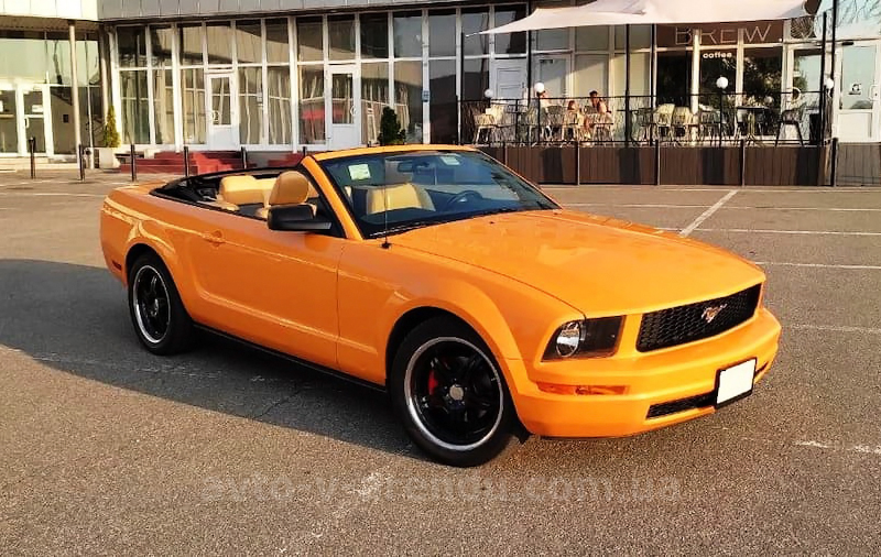 Оренда кабріолета Ford Mustang GT orange