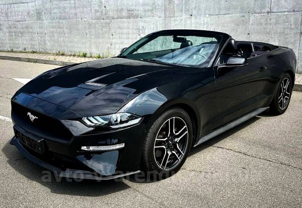 Оренда кабріолета Ford Mustang GT чорний