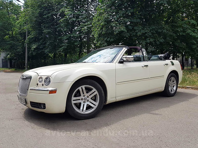 Оренда кабріолета Chrysler 300C