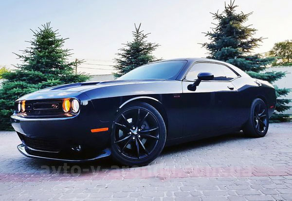 Оренда авто з водієм у Києві Dodge Challenger black