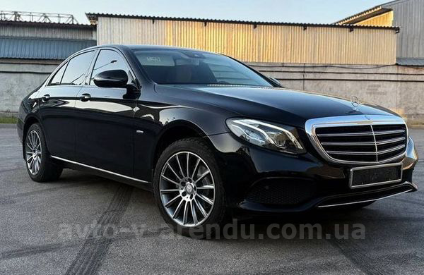 Оренда авто E-class Mercedes-Benz W213 з водієм