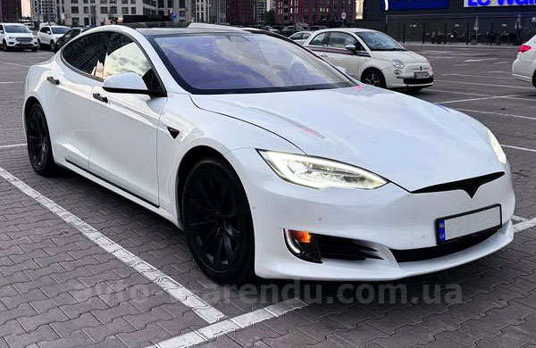Оренда електромобіля TESLA Model S біла