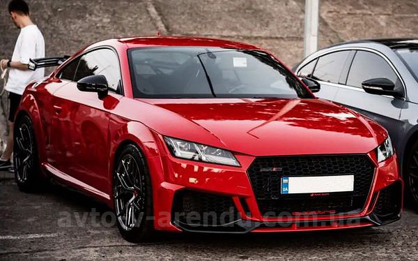 Оренда авто Audi TT RS на відеозйомки та фотосесії з водієм у Києві