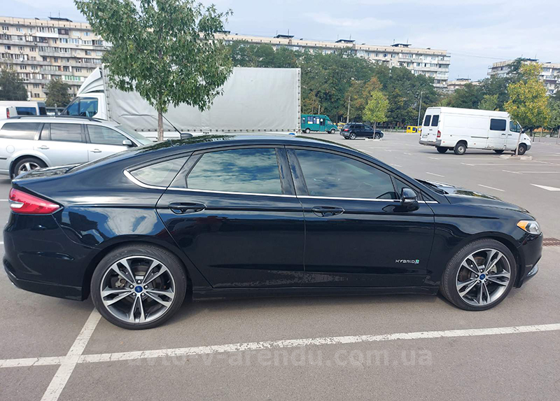 Оренда авто з водієм Ford Fusion чорний