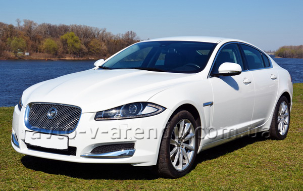 Оренда авто з водієм Jaguar XF білий