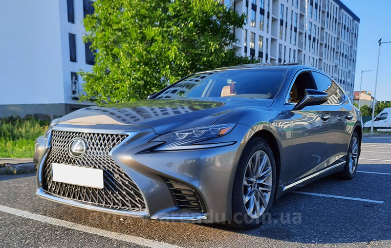 Оренда авто на весілля з водієм Lexus LS500