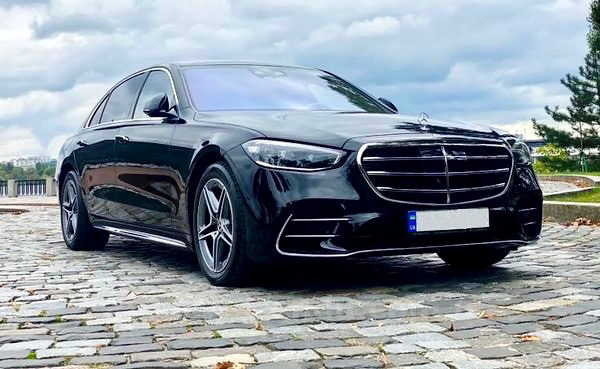 Оренда авто Мерседес W223 S560 AMG S-class vip з водієм у Києві