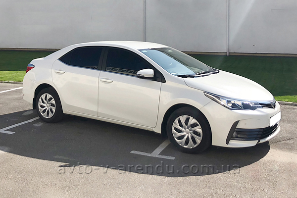 Оренда авто з водієм Тойота Королла 2018 біла