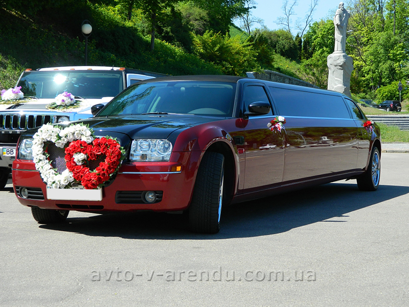 Прокат лімузину Chrysler 300C бордовий