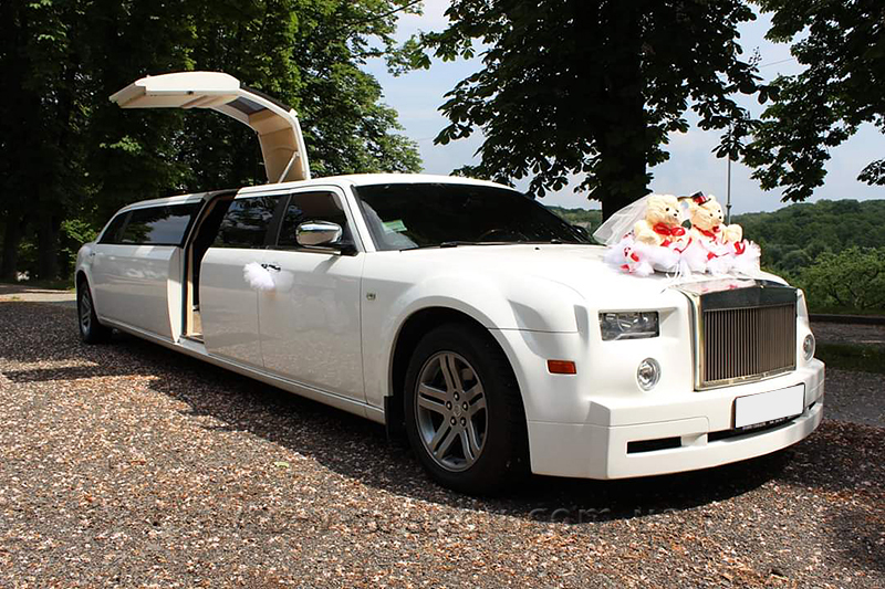 Прокат лімузину Chrysler 300C Rolls-Royse Phantom білий