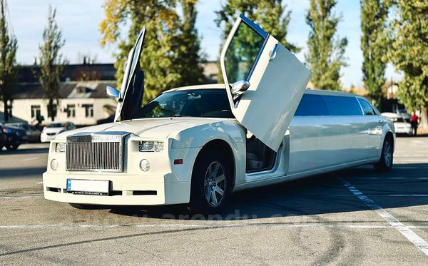 Прокат лімузину Chrysler 300C Rolls-Royse Phantom Tiffani