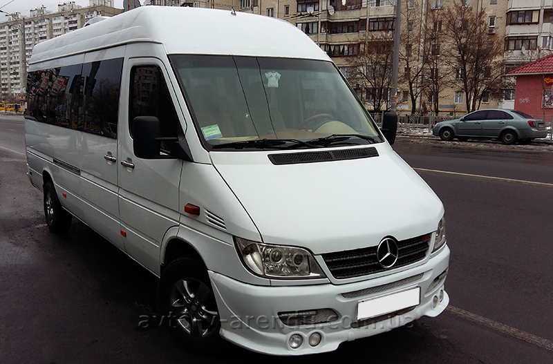 Оренда мікроавтобуса з водієм Mercedes Sprinter 18 місць