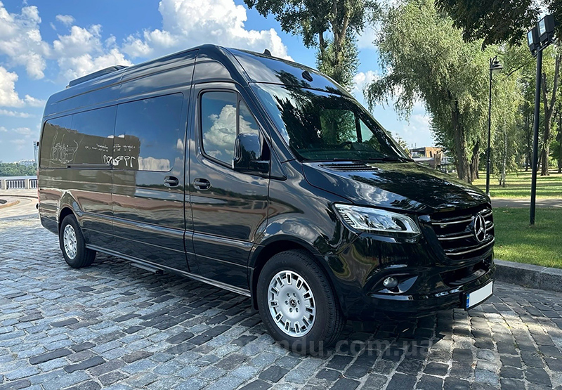 Оренда мікроавтобуса з водієм Mercedes Sprinter VIP 2021 8 місць