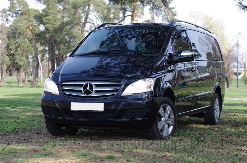 Оренда мікроавтобуса з водієм Mercedes Benz Viano 4MATIC 6 місць