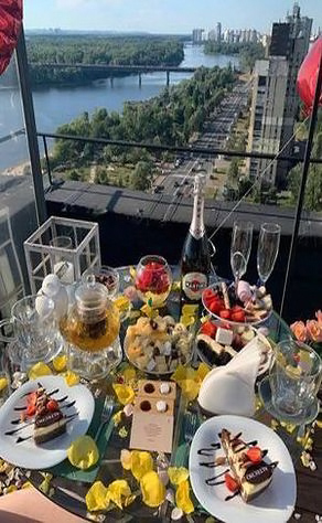 Оренда локації на даху, вечеря на даху, сніданок на даху, побачення на даху, весілля на даху, ресторан на даху Березняки Київ