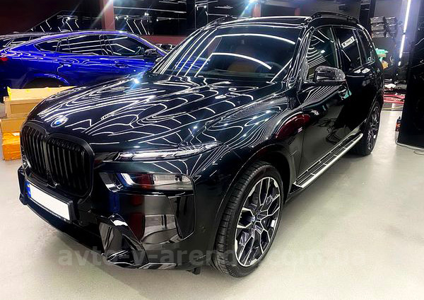 Оренда позашляховика BMW X7 40D у Києві