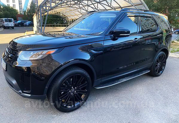 Оренда позашляховика з водієм Land Rover Discovery чорний