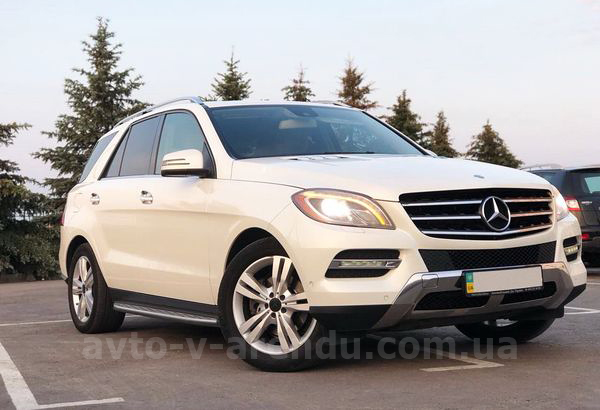 Оренда позашляховика джипа Mercedes ML білий
