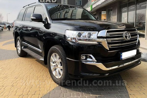Оренда позашляховика Toyota Land Cruiser 200 у Києві