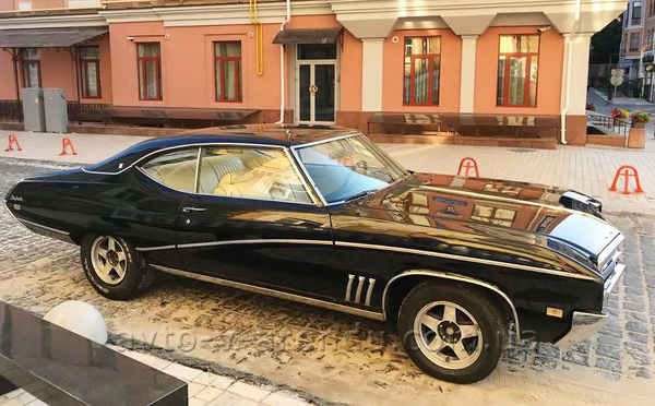 Оренда ретро авто Buick Skylark Custom