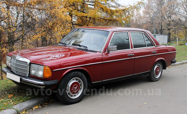 Оренда ретро авто Mercedes W123